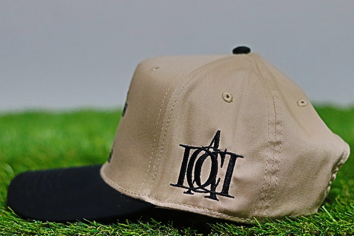 (Khaki) Classic Cursive